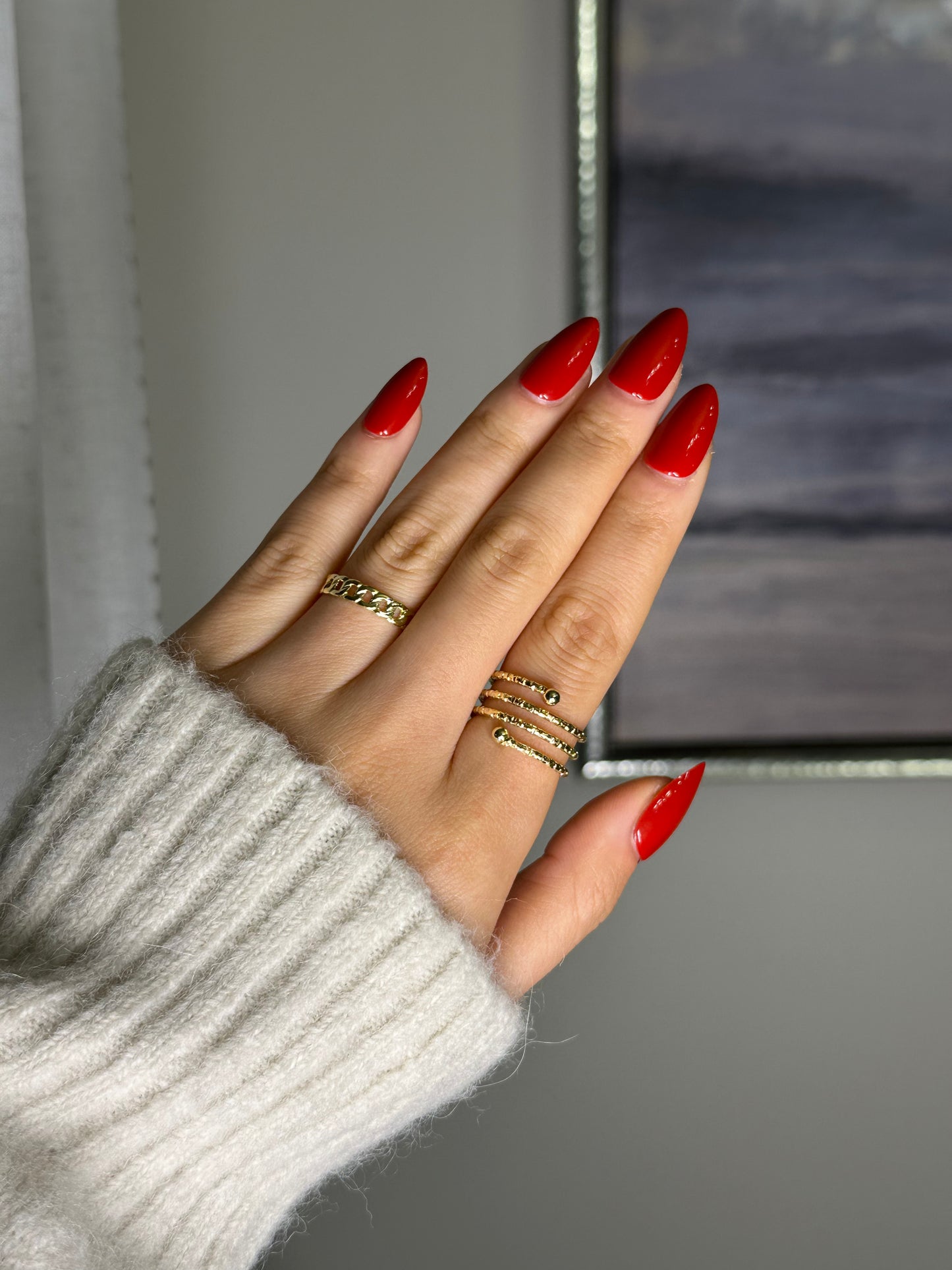 Classic red nails